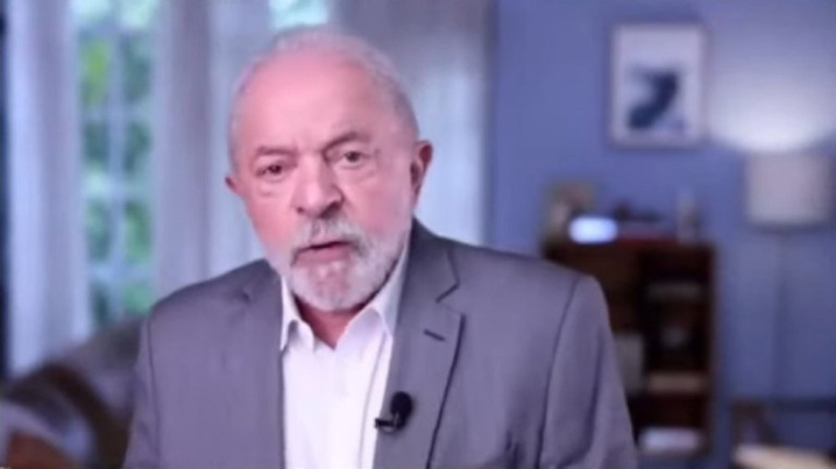 Lula comemora decisão do TSE contra Bolsonaro