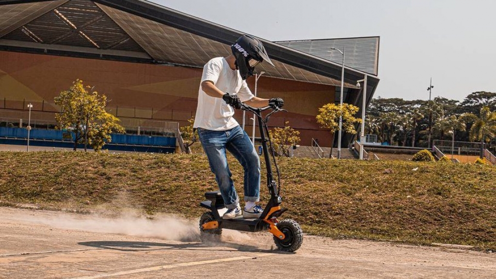 Conheça o Fiido Beast, meio scooter e meio 'kart', que custa R$ 8 mil