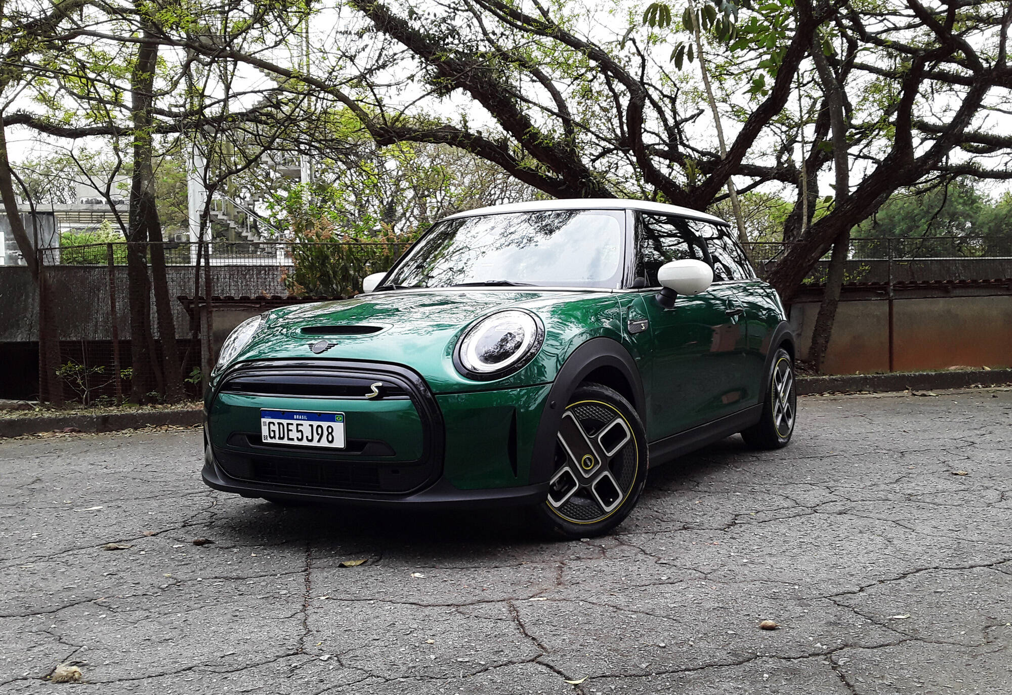 Mini Cooper SE. Foto: Carlos Guimarães