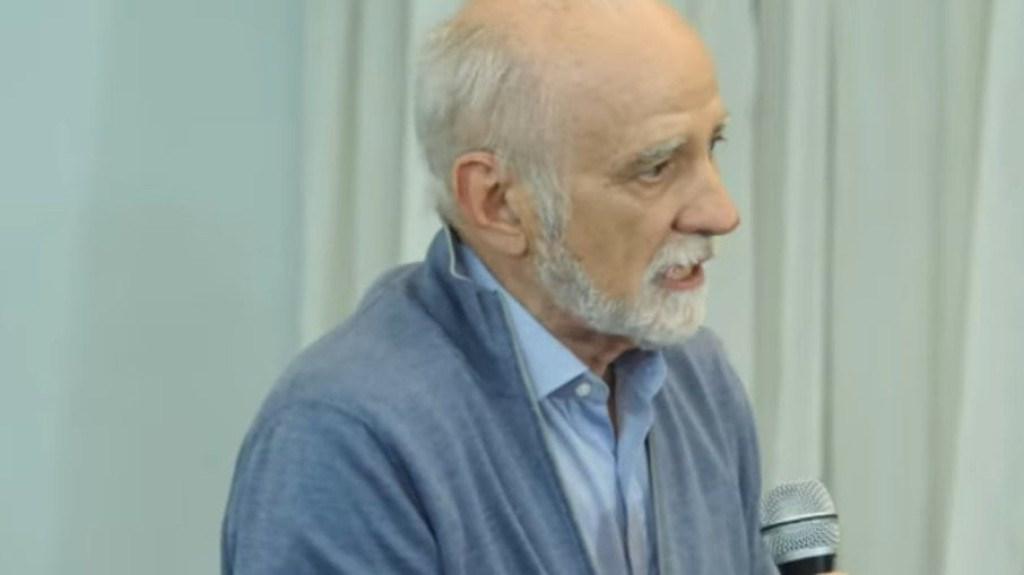 Lula convida André Lara Resende para Ministério do Planejamento Lula convida André Lara Resende para Ministério do Planejamento