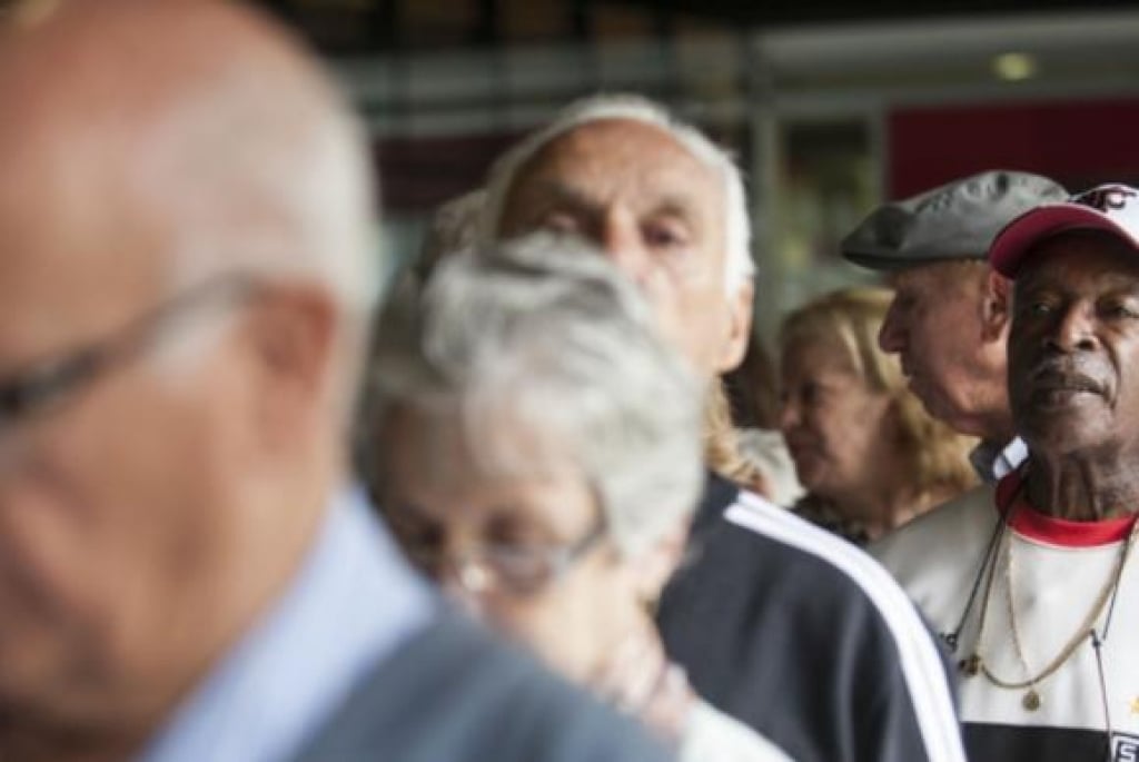 Sai lei com "prioridade especial" a idosos com mais de 80 anos