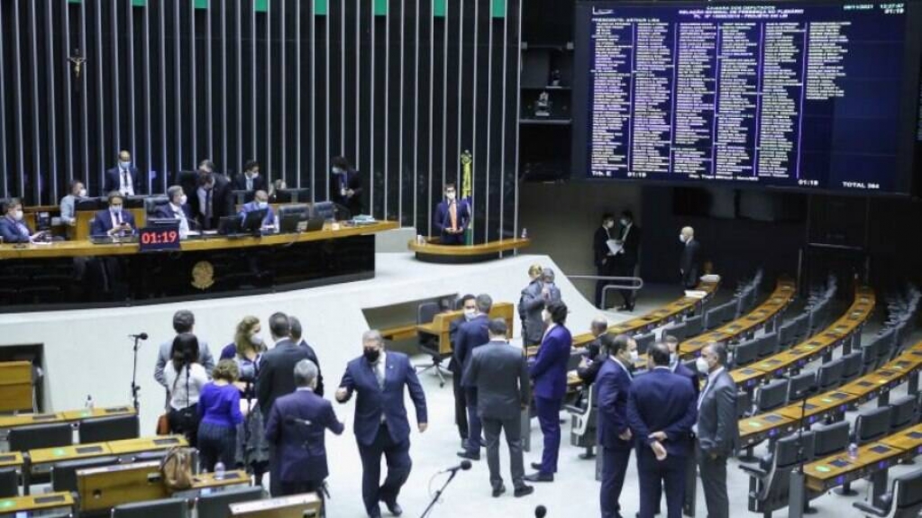 PL do ICMS reduz até 12% a gasolina e 11% a conta de luz, diz deputado PL do ICMS reduz até 12% a gasolina e 11% a conta de luz, diz deputado