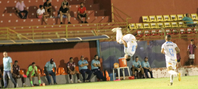 De virada, MAC derrota lanterna e mantém liderança no Paulista da Série A3