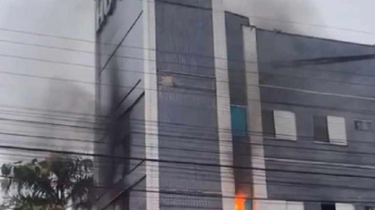 Incêndio atinge hotel em Santa Catarina e deixa 14 feridos