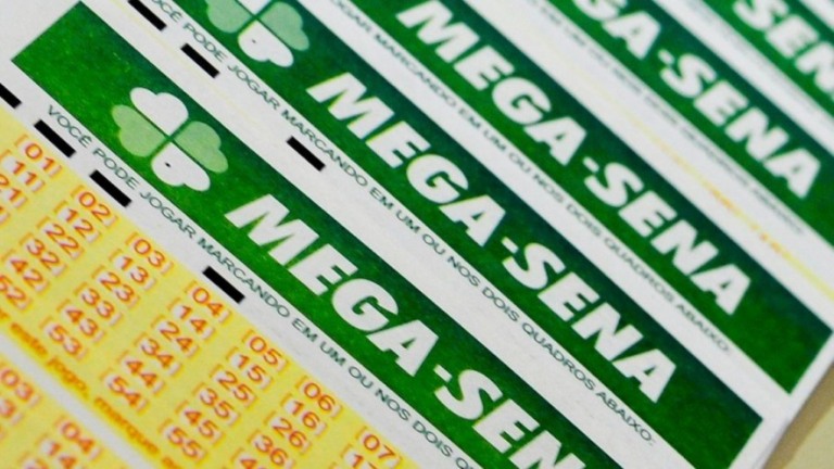 Mega-Sena premia R$ 63 milhões nesta quarta; veja os números sorteados