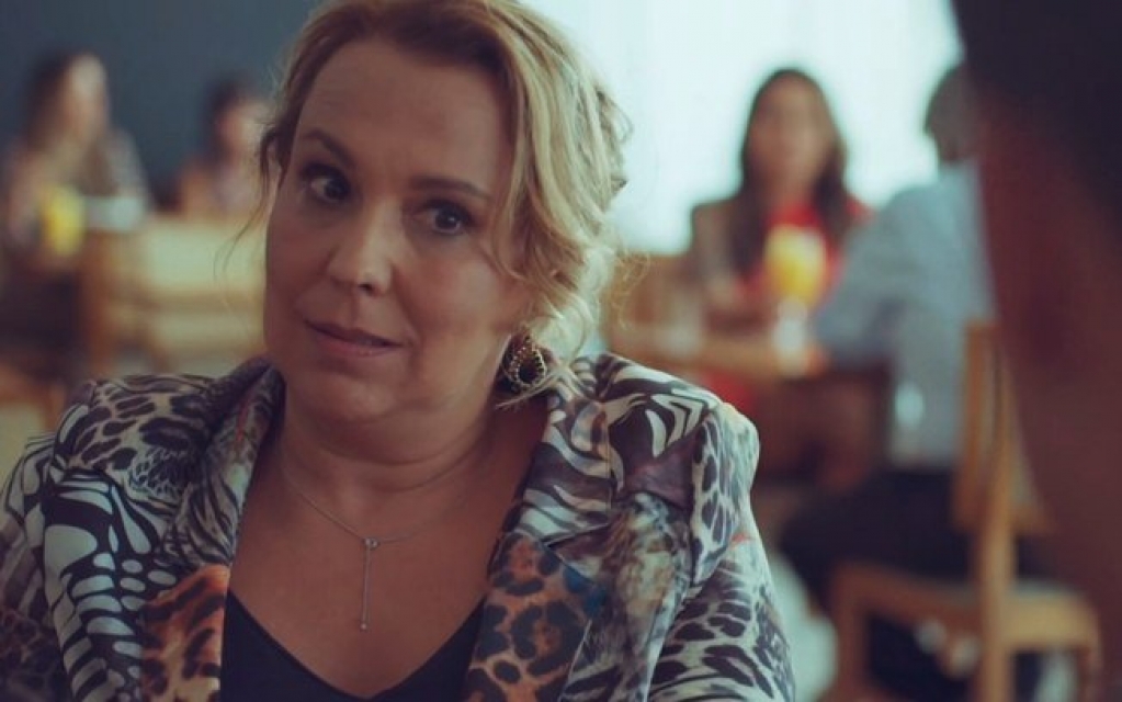 'Um Lugar ao Sol': Santiago e Elenice desconfiam de Christian 'Um Lugar ao Sol': Santiago e Elenice desconfiam de Christian