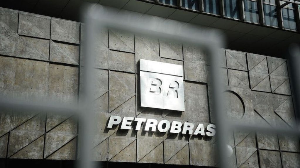 Em meio à crise hídrica, Petrobras vende térmicas em Manaus por R$ 304 milhões