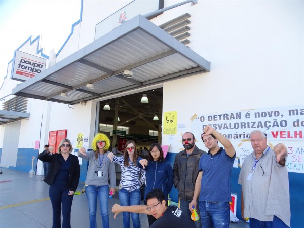 Greve no Detran tem protesto e crise em autoescolas de Marília