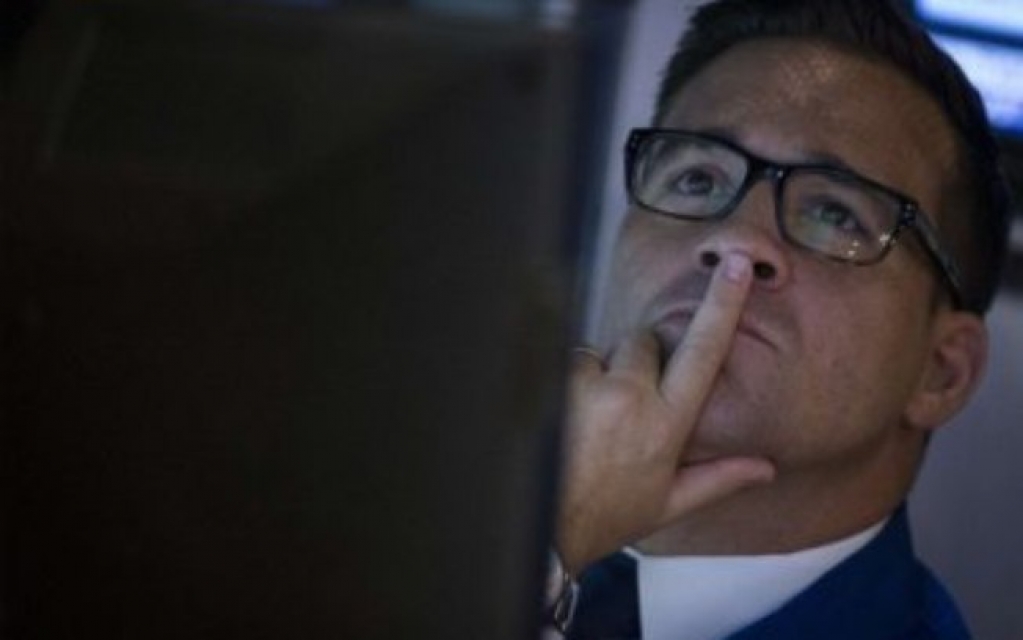 Ibovespa opera acima dos 110 mil pontos Ibovespa opera acima dos 110 mil pontos