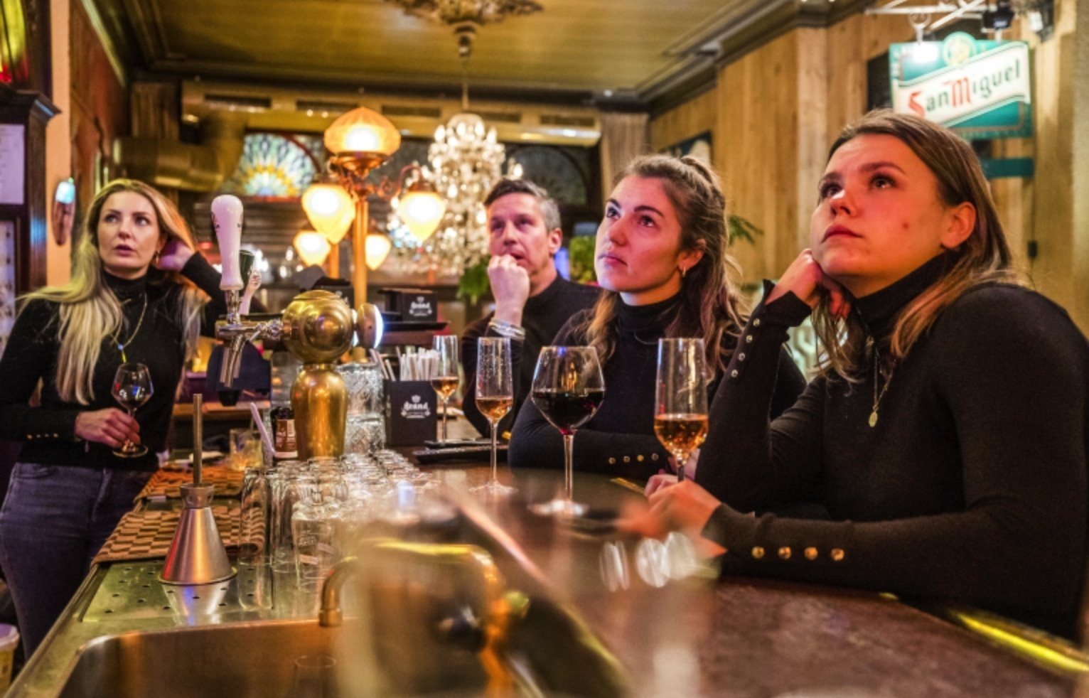 Bares, restaurantes, teatros e museus ficaram fechados durante a última onda de covid na Holanda