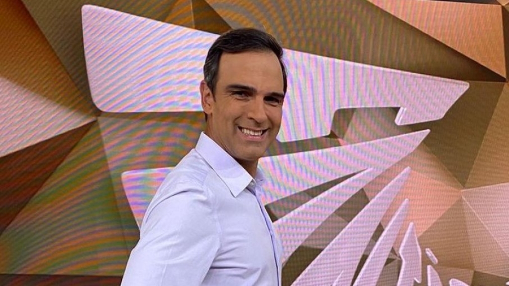 Globo deve anunciar Tadeu Schmidt como apresentador do "BBB" no próximo domingo
