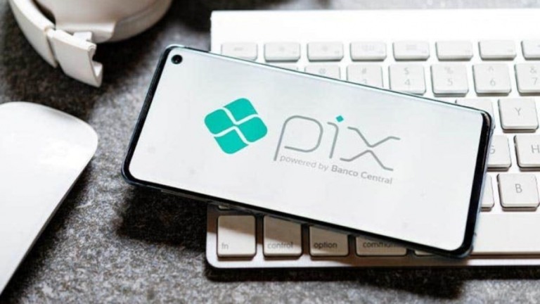 Pix dá "prejuízo" superior a R$ 1 bilhão para grandes bancos em 2021
