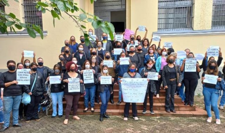 Protesto em Marília denuncia baixos salários e desigualdade em escolas estaduais