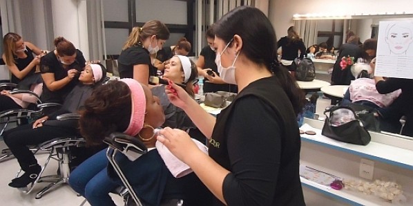 Alunos do Senac farão atendimento gratuito de estética em Marília