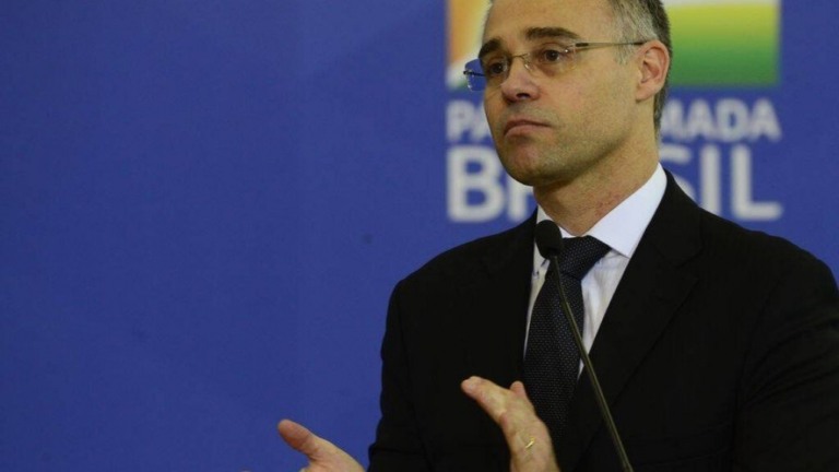 Mendonça dá 5 dias para Petrobras explicar aumento nos combustíveis