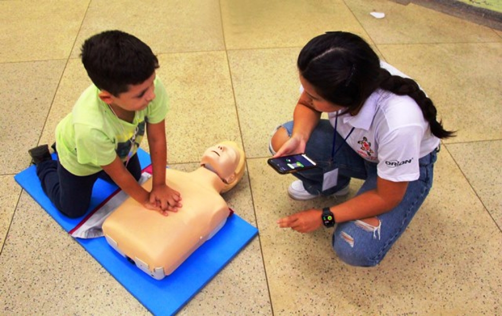 Salvam Corações - Unimar e HBU treinam crianças e adolescentes para primeiros socorros