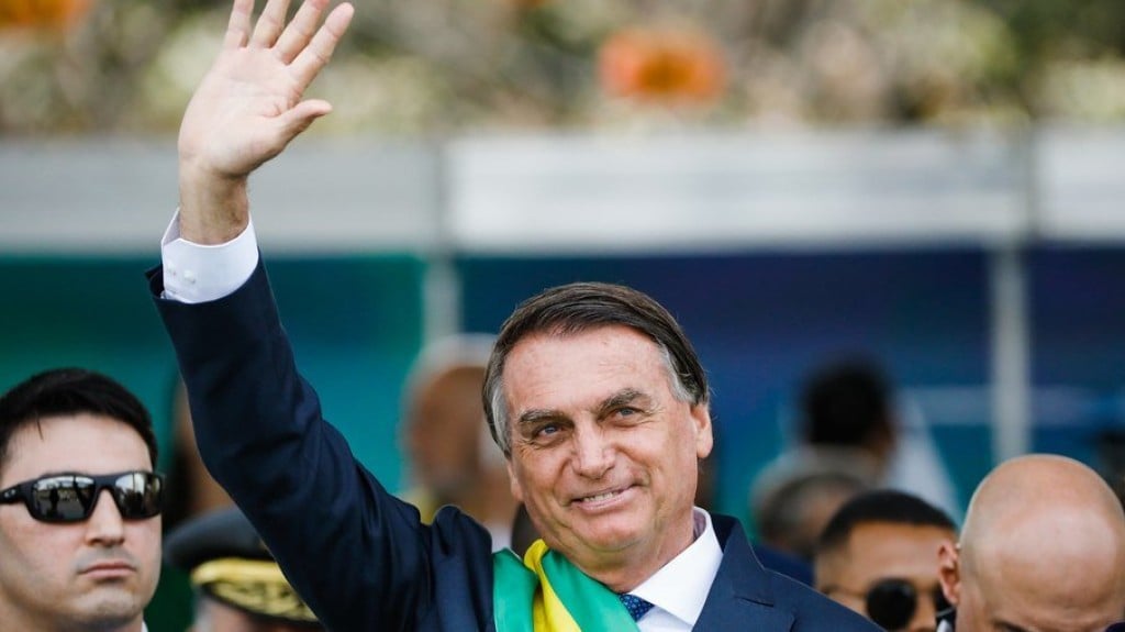 Bolsonaro diz que vai 'colocar ponto final' em abuso de outro Poder