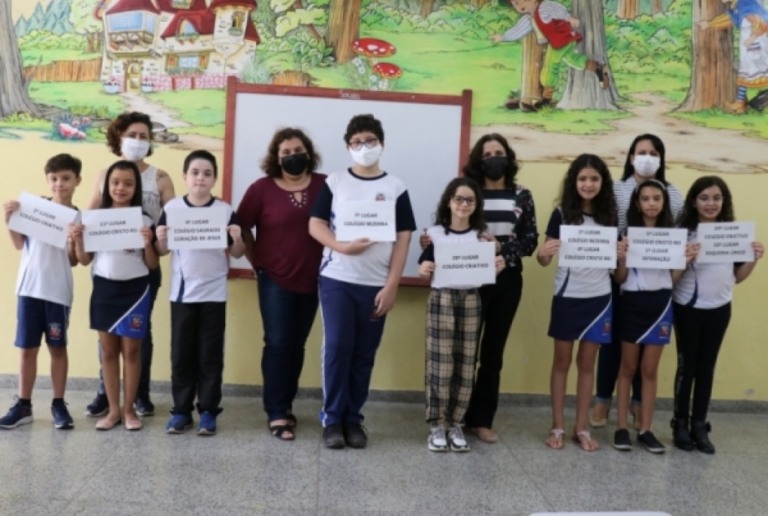 Emef de Marília celebra sucesso de alunos em concursos de bolsas para escolas particulares