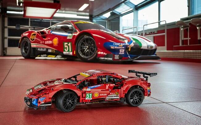 Ferrari 488 GTE vira kit da linha Lego Technic