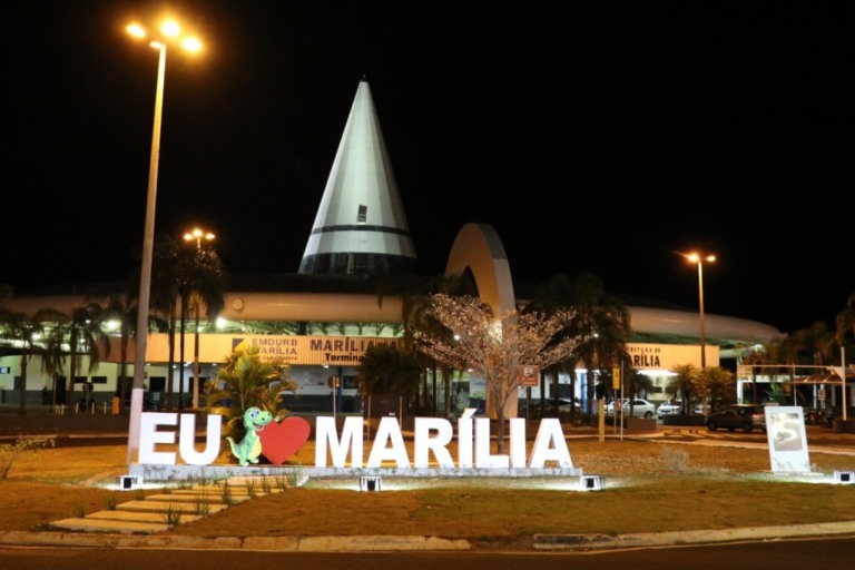 Cidade inaugura totem Eu Amo Marília com homenagm a Moraes Moreira
