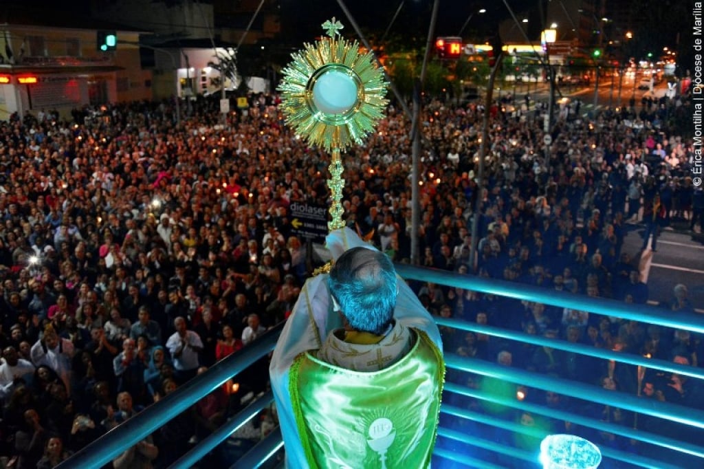 Missa campal celebra Corpus Christi em Marília – Érica Montilha