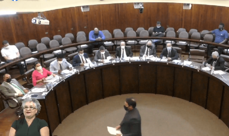 Câmara aprova “Emenda Rogerinho” e abre caminho para vereador assumir Daem