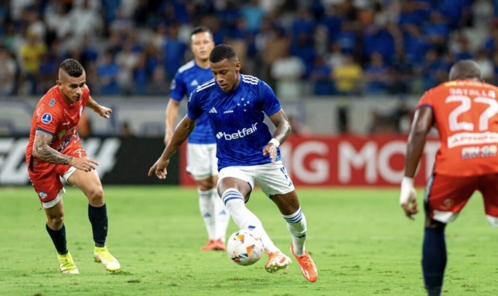 Cruzeiro cede empate após estar vencendo por 3 x 0, na Sul-Americana