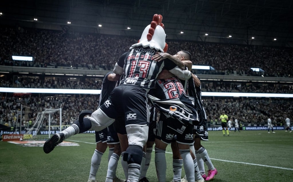 Galo faz a festa na Arena MRV com goleada sobre o Cruzeiro pelo Brasileirão