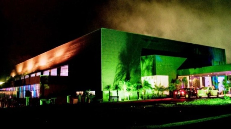 Bombeiros liberam AVCB e eventos no Espaço T; Justiça pede documentos