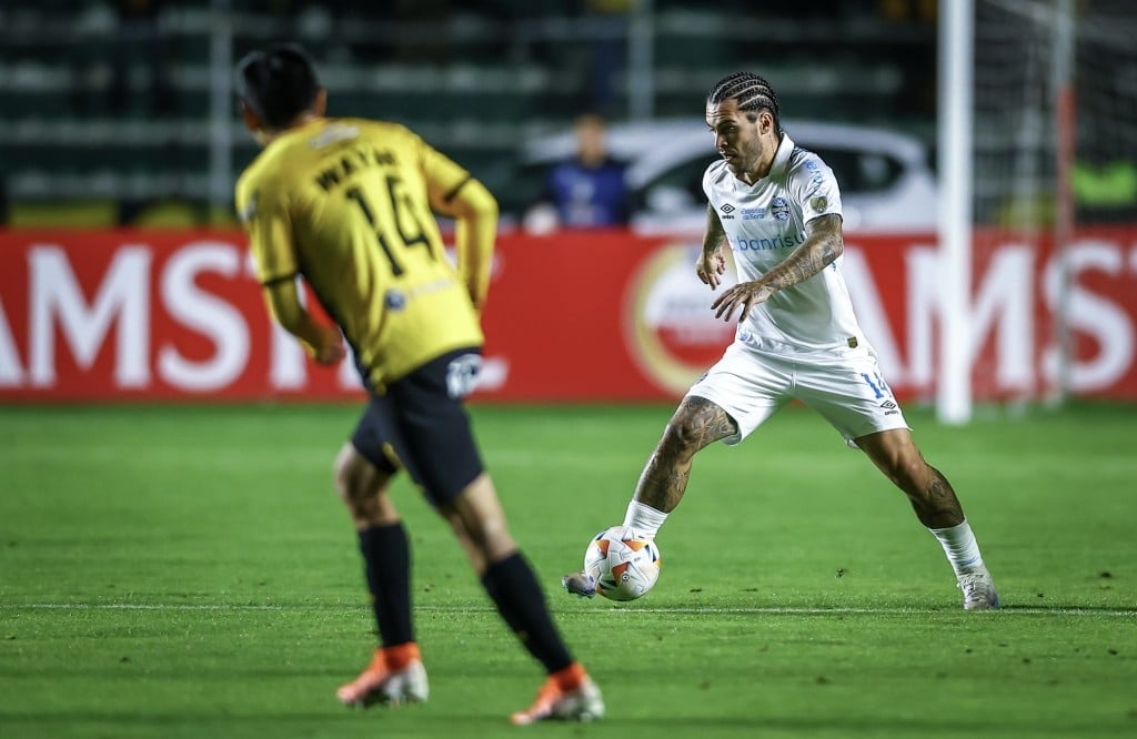 Grêmio é derrotado pelo Strongest na estreia da Libertadores