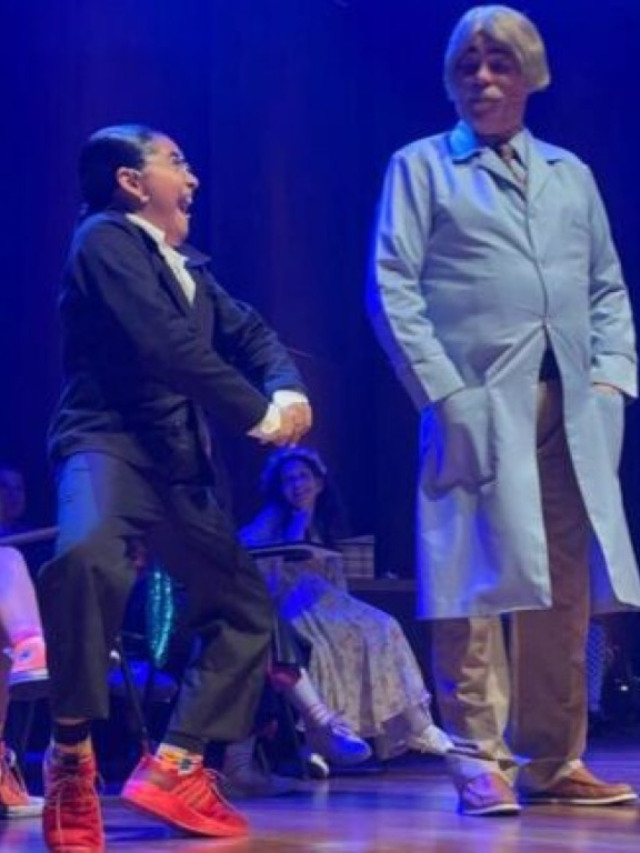 Eloá Ataíde Brilha no Palco: A Sensacional Interpretação de Seu Batista em ‘A Escolinhazinha do Professor Raimundo’