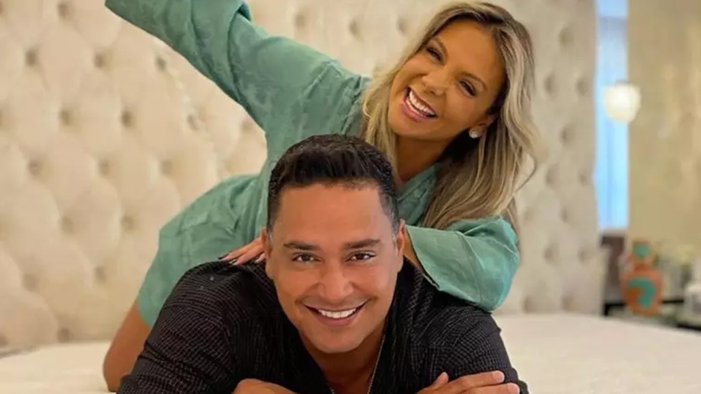 Carla Perez exibe cliques de seu aniversário em família: ‘Tô amando essa Micareta’