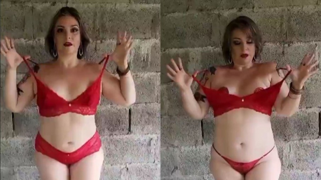 Ana Baird, de "Um Lugar ao Sol", faz striptease burlesco Ana Baird, de "Um Lugar ao Sol", faz striptease burlesco