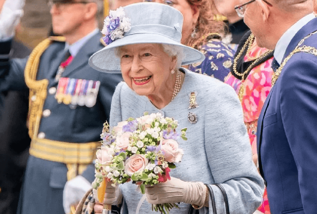 Rainha Elizabeth II morre após 70 anos à frente do Reino Unido