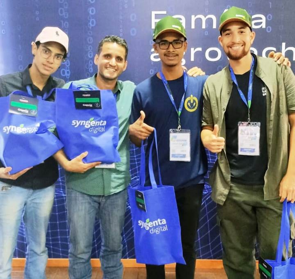 Equipe da Fatec Pompeia vence Hackathon do Agrishow 2024