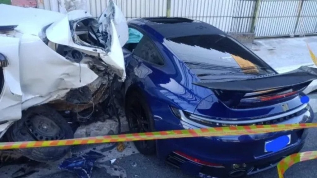 Reprodução / Redes sociais – 01/04/2024 Destroços dos carros envolvidos no acidente que aconteceu na madrugada de domingo (31)