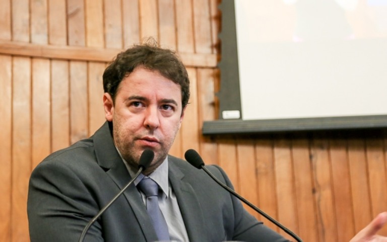 Câmara vota denúncia contra Féfin na segunda; veja acusação e procedimentos
