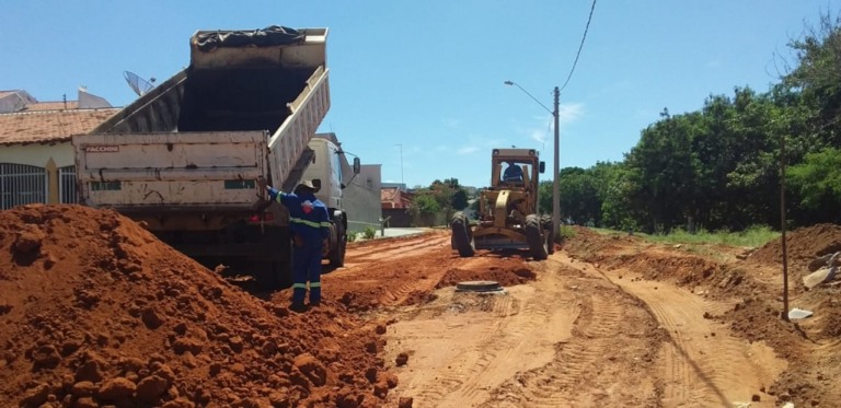 Rua recebe asfalto na zona norte e quebra tabu após anos de espera e pedidos