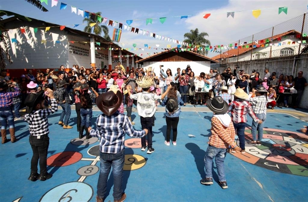 Escolas municipais de Marília vão ter festas juninas até agosto