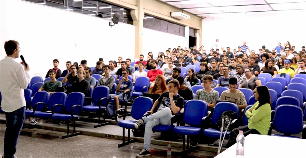 Cursos de Tecnologia da Informação fazem aula inaugural na Unimar; lideram na região