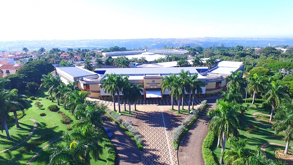 UNIVEM mantém cursos funcionando integralmente e proporciona aulas ao vivo