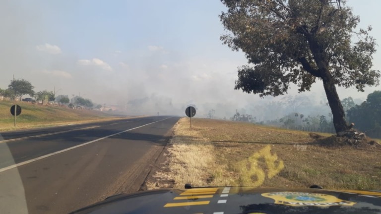 Queimada interdita BR1-53 em Nova Granada e atinge 4km de área