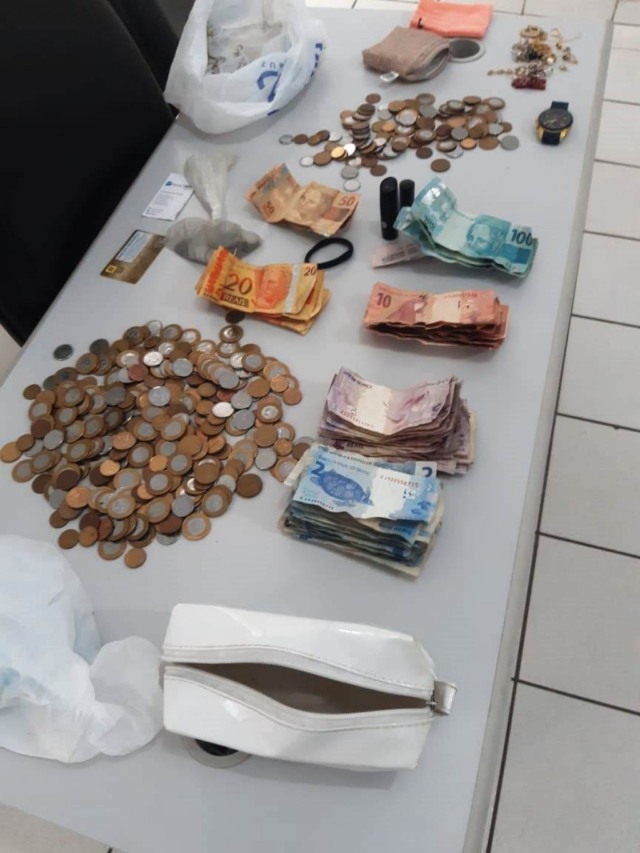 Violência - Mãe e filhas presas por roubos; desempregado detido por furto em Marília