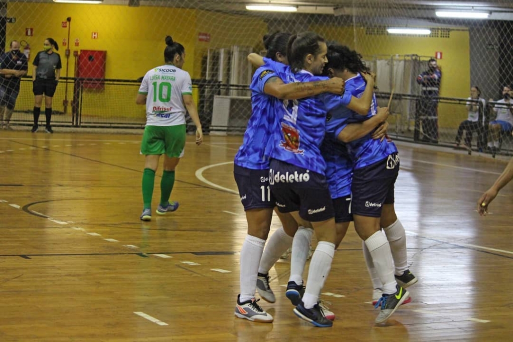 Secretaria abre inscrições para formar time de futsal feminino em Marília