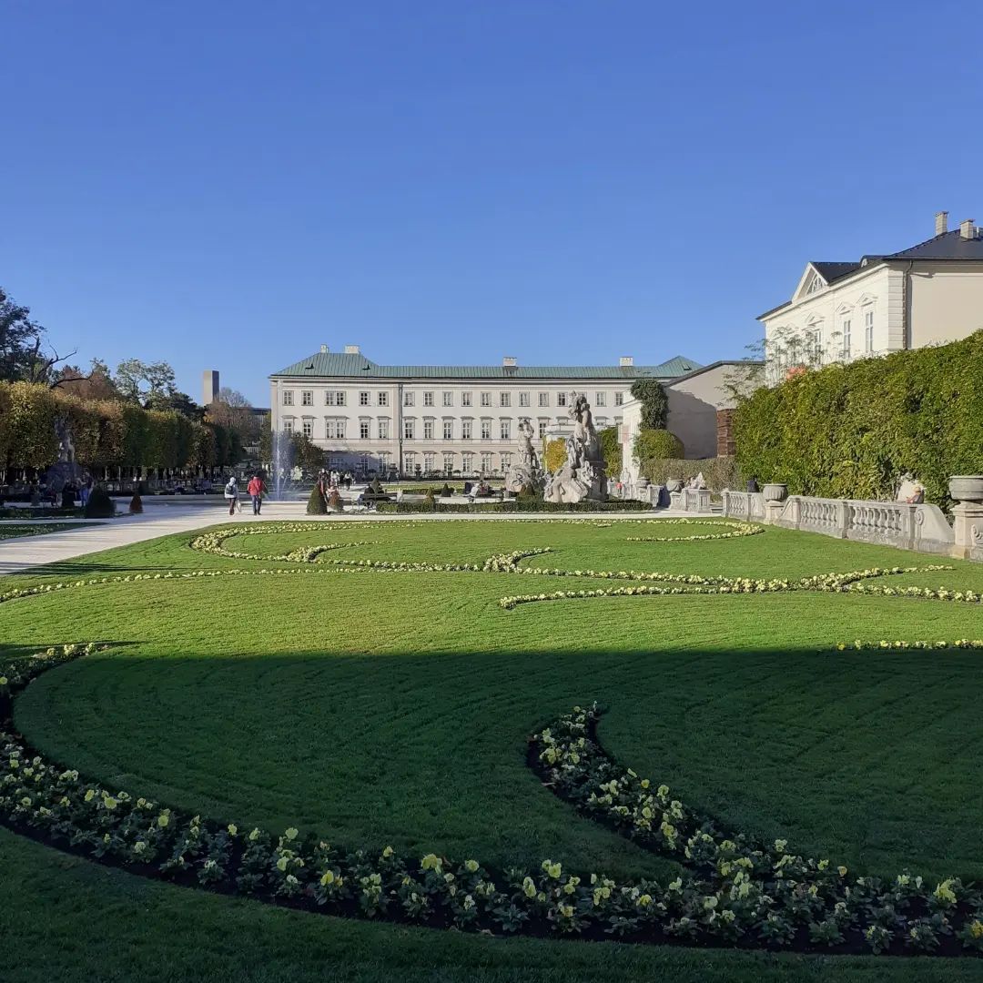 Palácio de Mirabell, em Viena, na Áustria. Foto: Reprodução/Instagram @milan.valden 28.10.2022