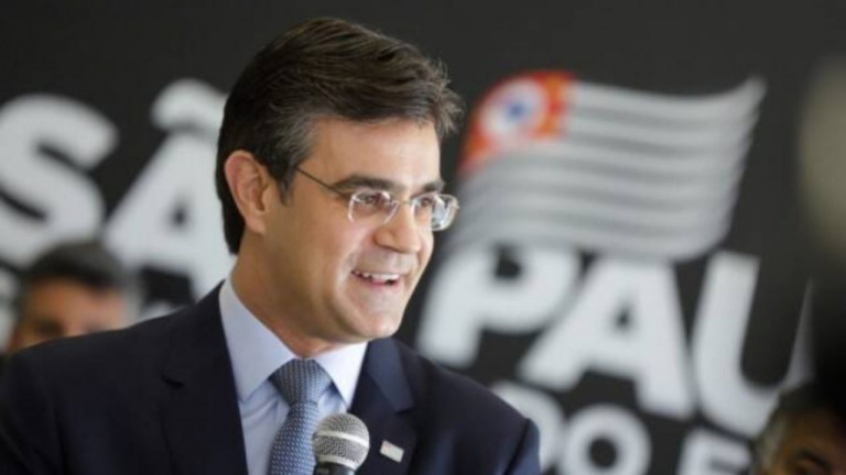 SP reduz ICMS da gasolina e deve perder R$ 4,4 bi em saúde e educação