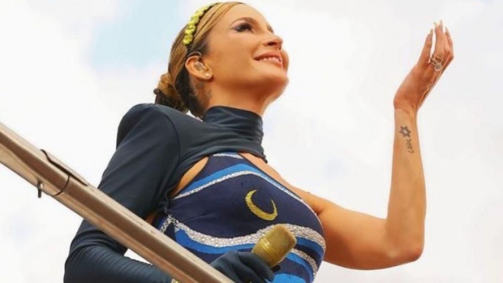 Claudia Leitte diz que críticas são seletivas após ser chamada de genocida Claudia Leitte diz que críticas são seletivas após ser chamada de genocida