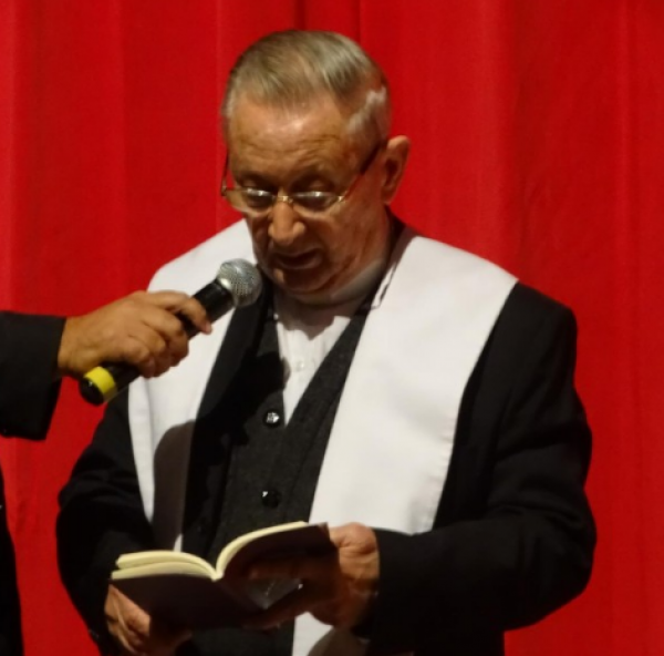 Dom Osvaldo durante cerimônia de inauguração do teatro, na quinta-feira