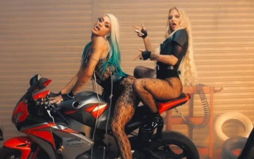 "Garupa" de Luísa Sonza e Pabllo Vittar, ganha nova versão "Garupa" de Luísa Sonza e Pabllo Vittar, ganha nova versão