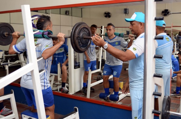 Leandro Costa durante treino físico nesta segunda